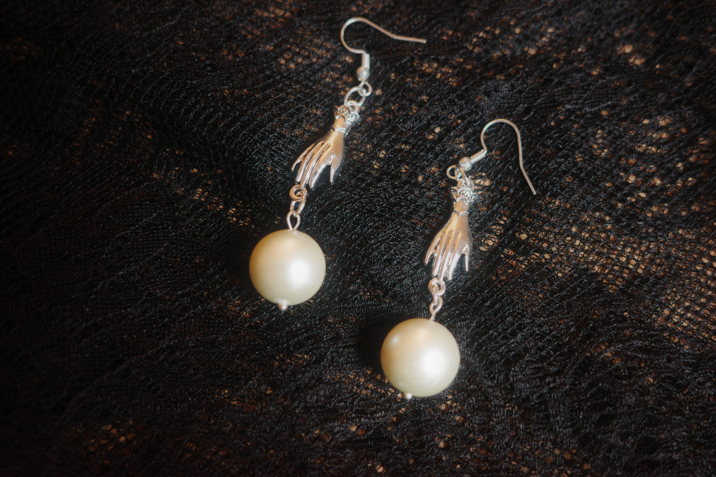 handmade silver plated earring with pearl pendant