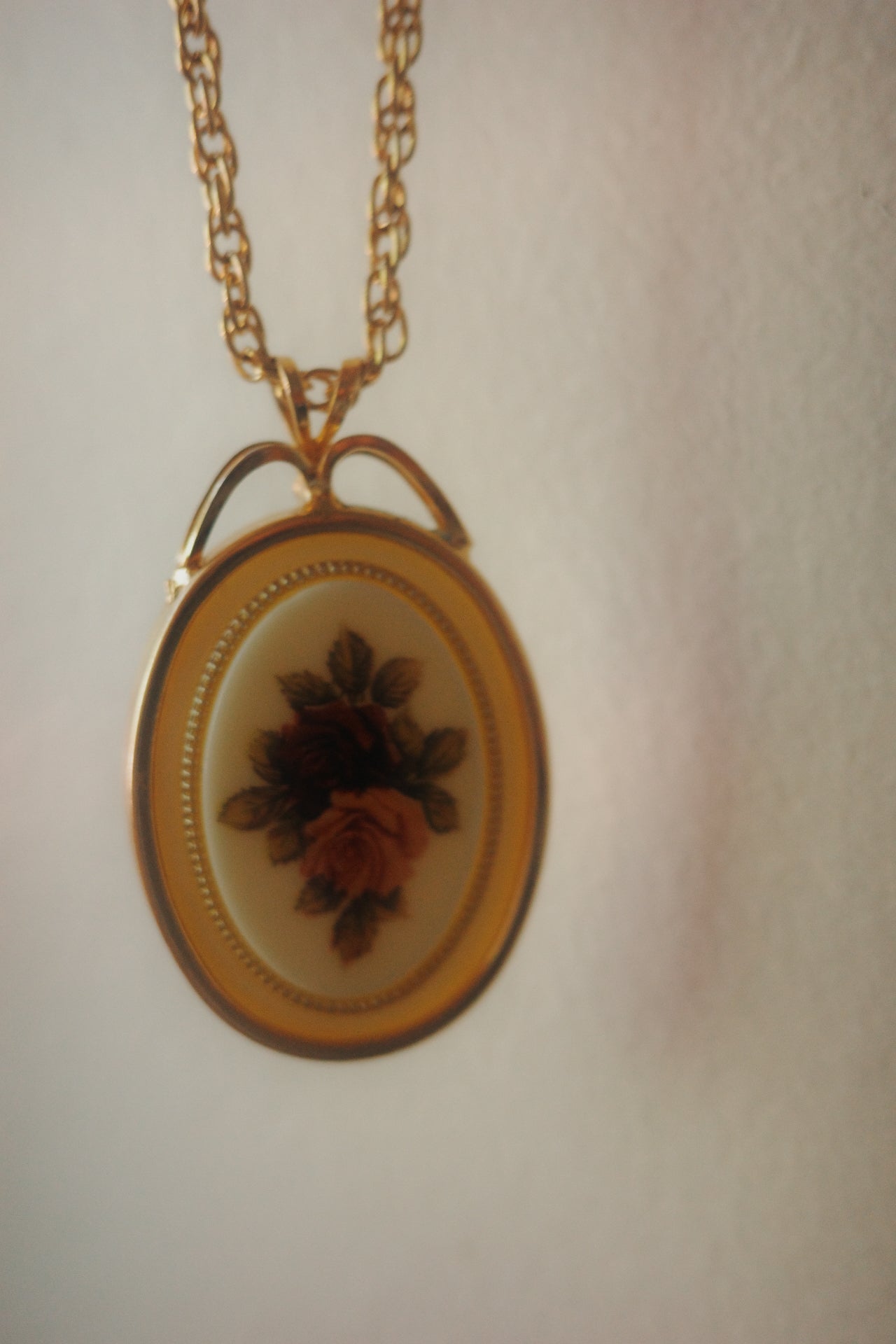 The Garden That Stayed – Vintage Floral Necklace
