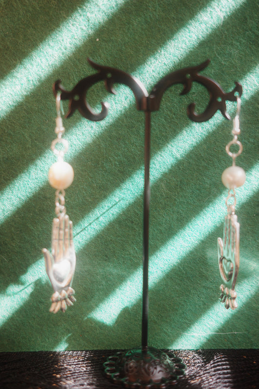 silver plated pearl with silver plated hand pendant earring