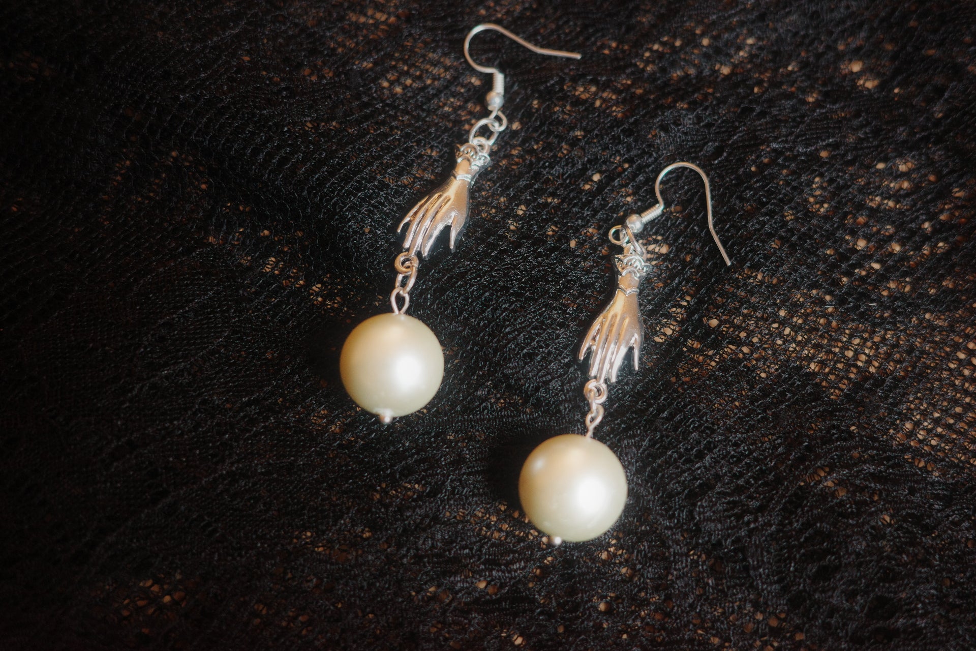 handmade silver plated earring with pearl pendant