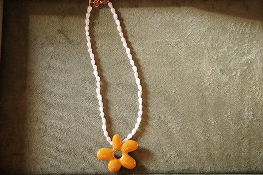  sea shell beads with flower necklace