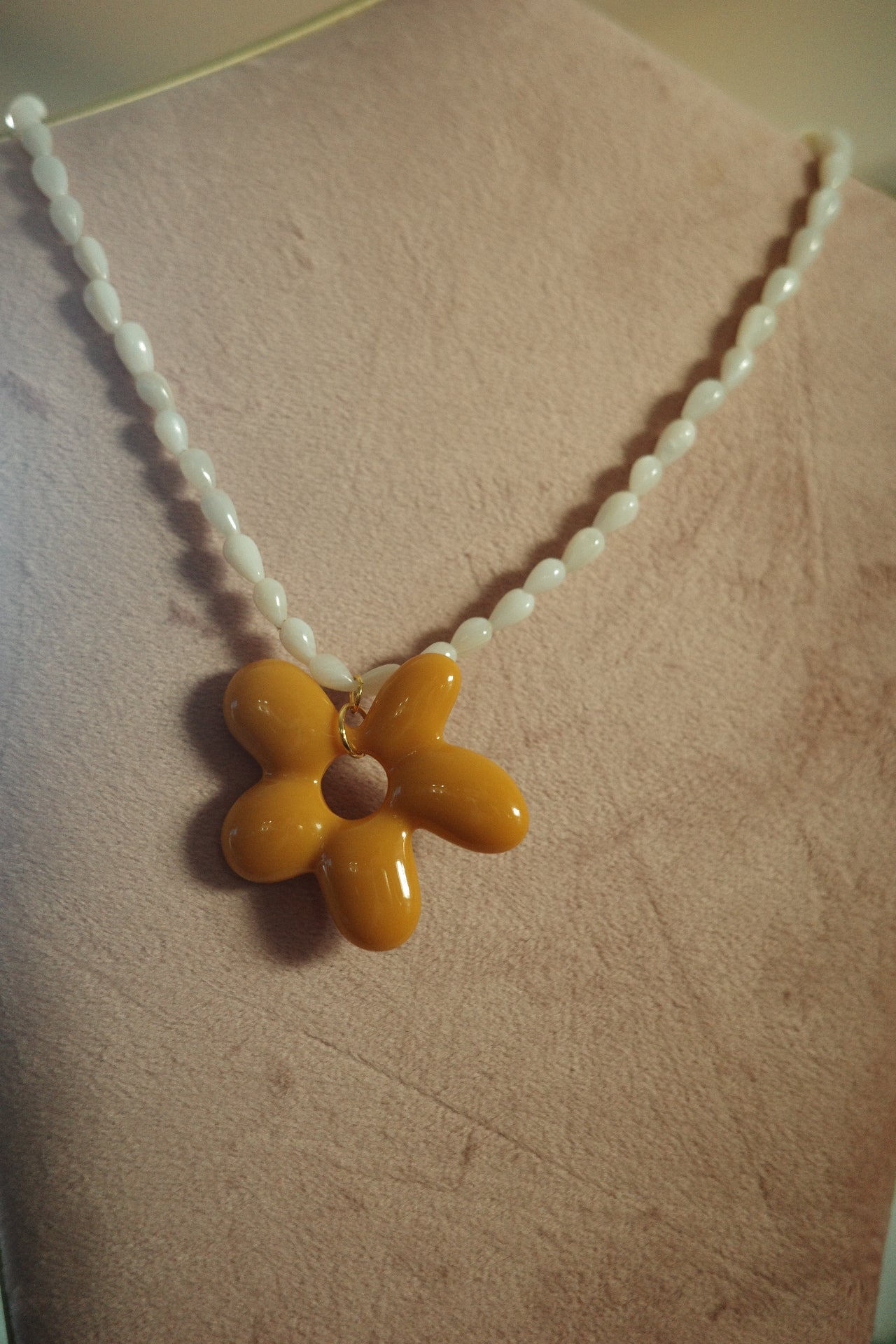  sea shell beads with flower necklace