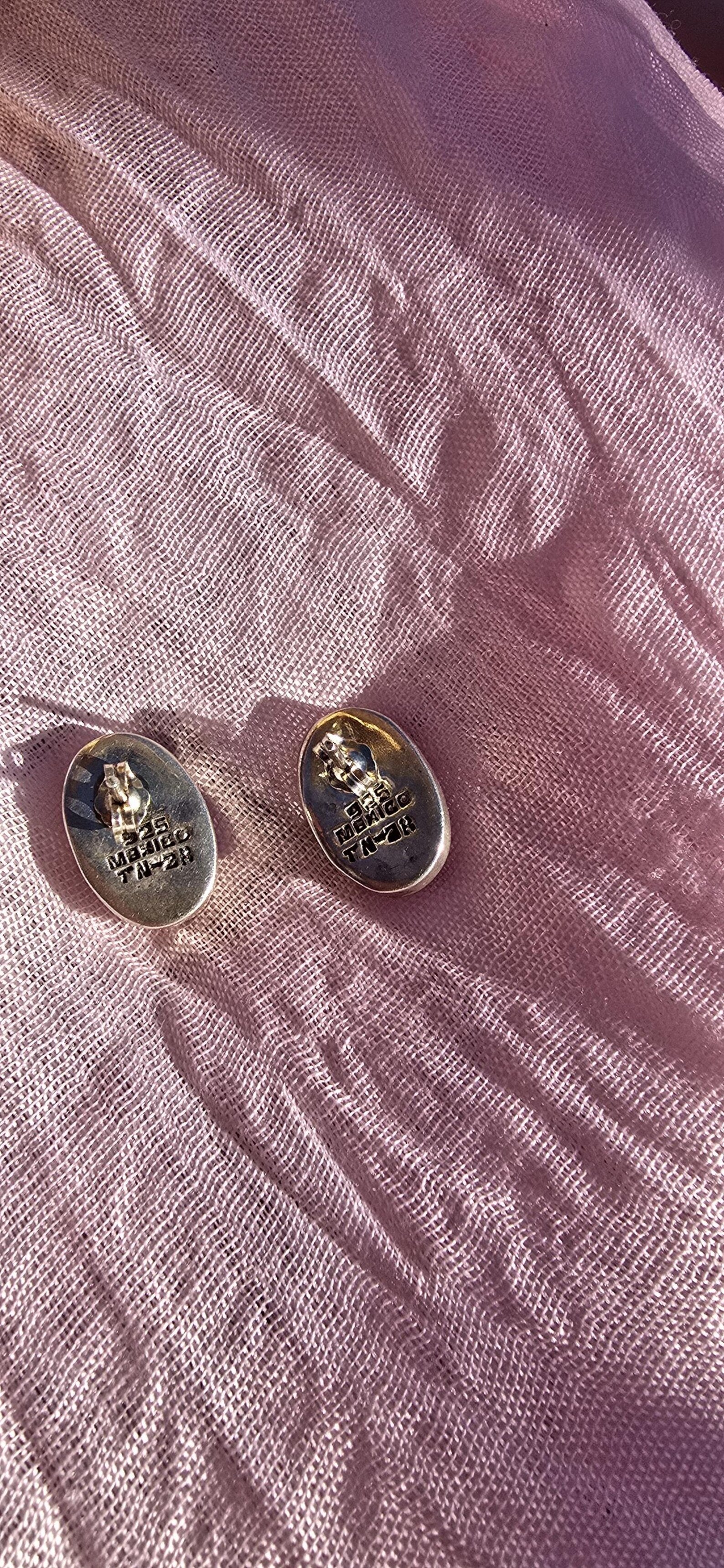Back view showing sterling silver posts and 925 Mexico TN-2R hallmark